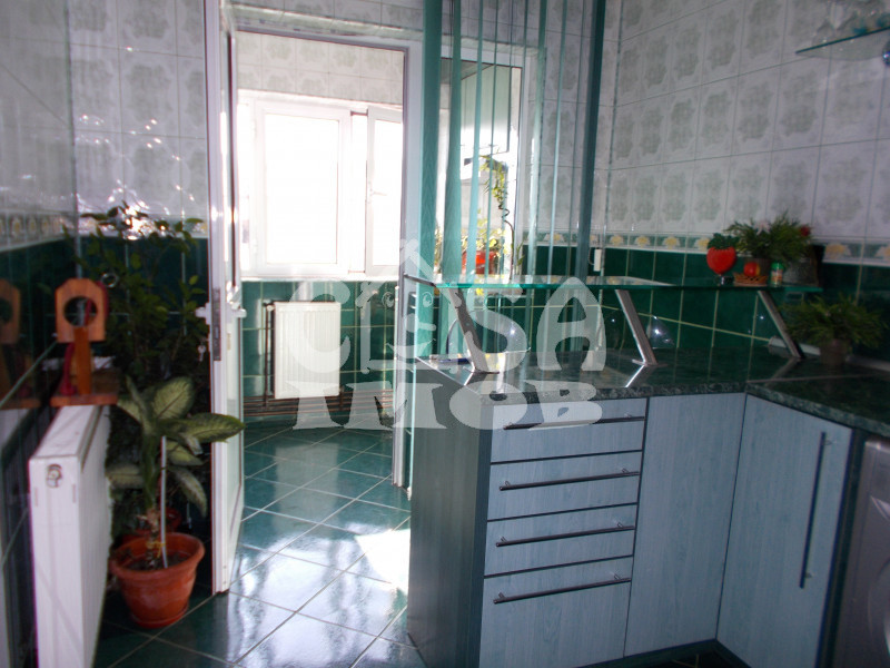 Comision 0 - Apartament 4 camere, decomandat, zona centrala - Moreni