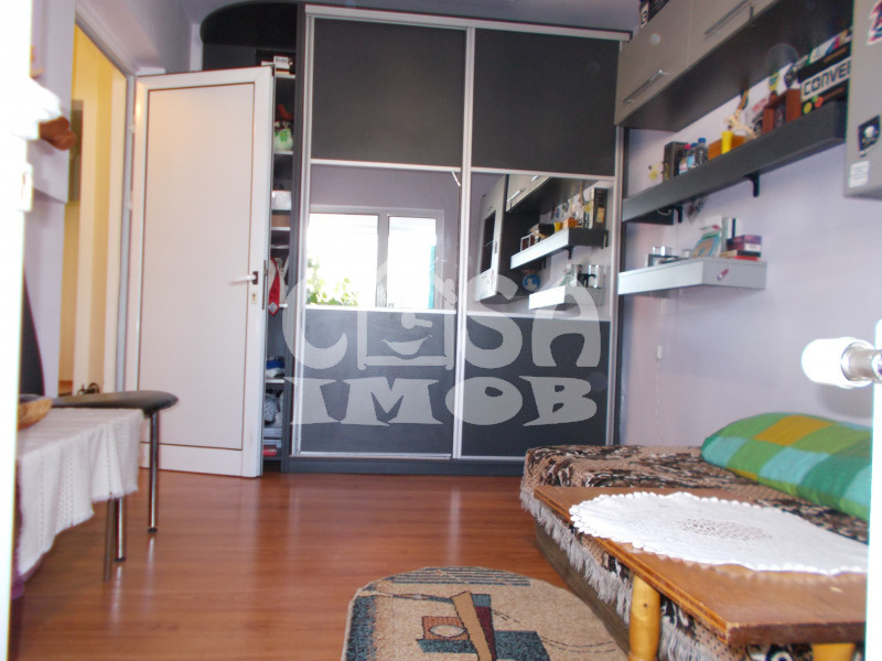 Comision 0 - Apartament 4 camere, decomandat, zona centrala - Moreni