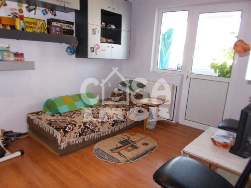 Comision 0 - Apartament 4 camere, decomandat, zona centrala - Moreni