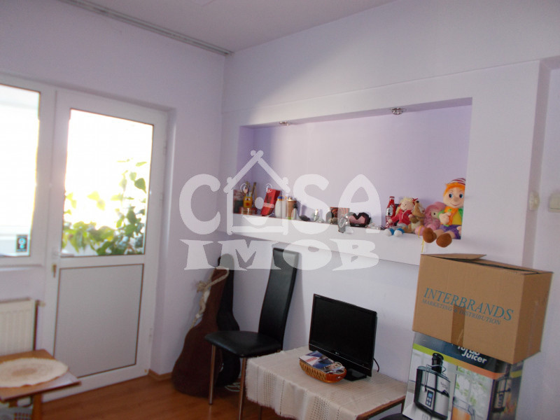 Comision 0 - Apartament 4 camere, decomandat, zona centrala - Moreni