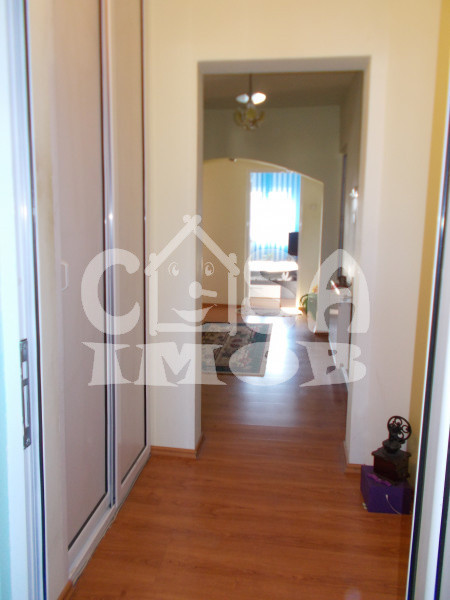 Comision 0 - Apartament 4 camere, decomandat, zona centrala - Moreni