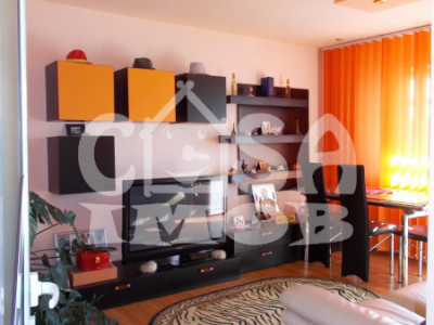 Comision 0 - Apartament 4 camere, decomandat, zona centrala - Moreni